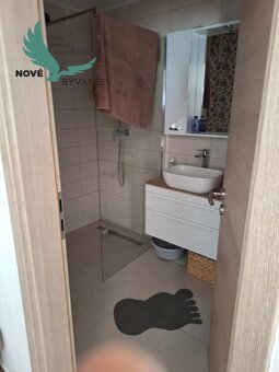 Exluzívny dvojpodlažný dom vo vyhľadávanej lokalite na ostr - 10