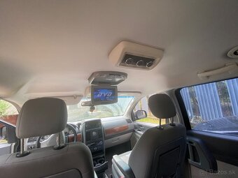 Chrysler Voyager 2009 - 10