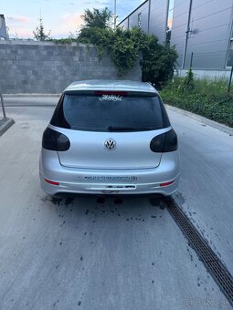 Predam Volkswagen golf 5 1.6 fsi benzín - 10