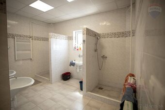 Na predaj moderná hala s administratívnym a sociálnym zázemí - 10