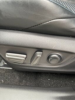 Predám TOYOTA RAV4 4x4 vo výbave SELECTION - 10