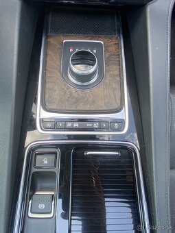 Predám luxusný Jaguár F Pace - 10
