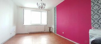 REZERVOVANÉ Moderný 3+1 Byt s balkónom v Lučenci - 10