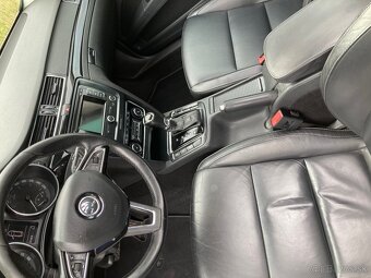 SKODA SUPERB Combi 2.0 TDI FULL VYBAVA - 10