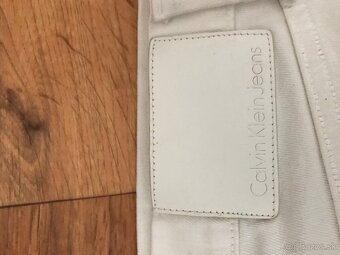 NOVÉ CALVIN KLEIN originál white pánske jeansove capri L/XL - 10