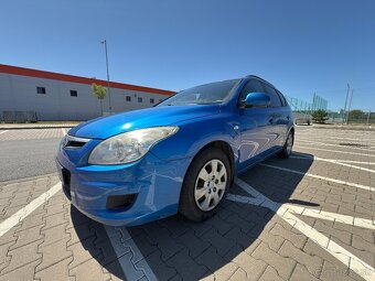 Hyundai i30 CW 1.6 CRDi – 2008 – 2 300 € - 10