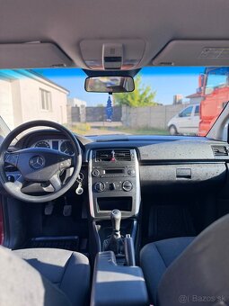 Mercedes Benz B180 - 10