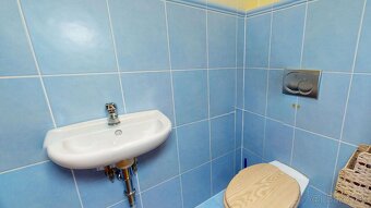 Zaujímavý byt vo vyhľadávanej lokalite v Karlovej Vsi - 10