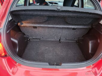 Toyota Yaris 1,33 (2015) automatická prevodovka, 73kW - 10