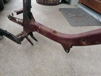 Predám rám so zadnou vidlicou na Jawa 20, 21, 05 pionier - 10