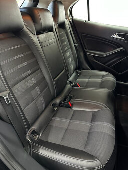 Mercedes-Benz GLA 200D 4MATIC FACELIFT - 10