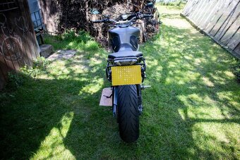 Yamaha MT09 - 10