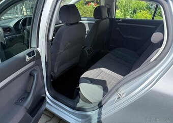 Volkswagen Golf 1,4i Pravid.servis klima tempo benzín - 10