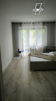 NADŠTANDARDNE NOVO ZREKONŠTRUOVANÝ 3 IZB. BYT S BALKÓNOM - O - 10