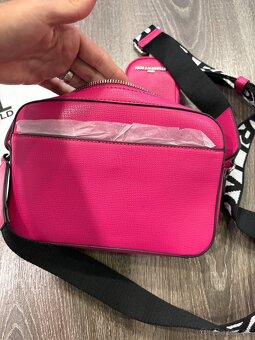 Karl Lagerfeld kožená crossbody kabelka - 10