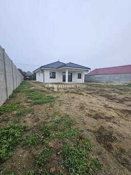 Na predaj 4 izbová moderná novostavba len 15 km od Komárna - 10