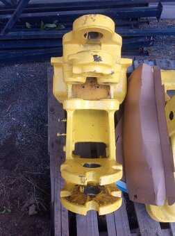 New Holland LB115B - 10