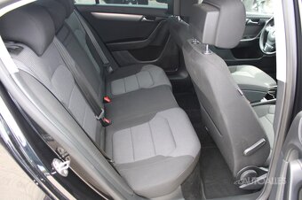 Volkswagen Passat 2,0TDi 103 kW Comfortline - 10