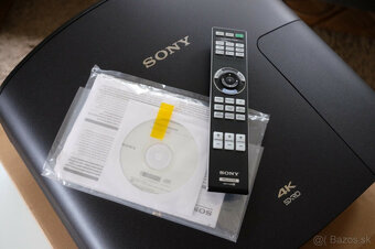 Projektor Sony VW260 4K v čiernej farbe - 10