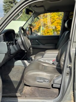 Toyota Land Cruiser HDJ80 - 10