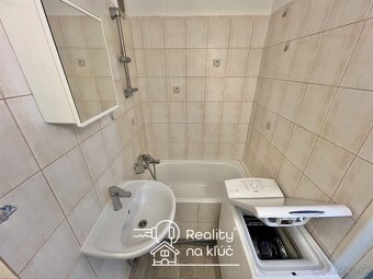 Na prenájom 2-izbový byt na sídlisku Juh v Nových Zámkoch - 10