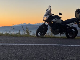 Suzuki V STROM DL 650 - 10