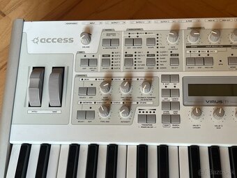 Access Virus Ti2 Polar + deluxe bag - 10