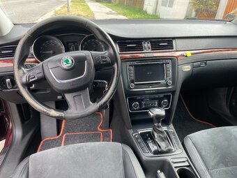 Škoda Superb 2.0 TDI PD Elegance DSG - 10