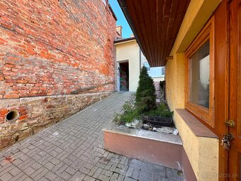 Budova na obchod a služby - 10