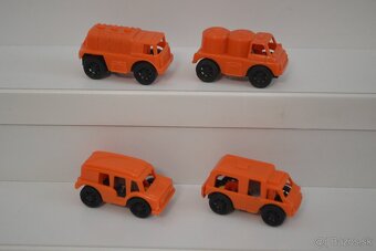 KINDER autíčka,,,,,, - 10