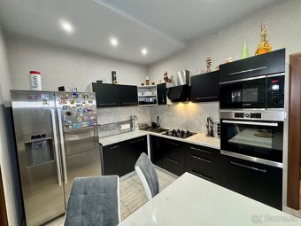 Väčší 3 izbový byt v skvelej lokalite na predaj, R.Dúbravca - 10