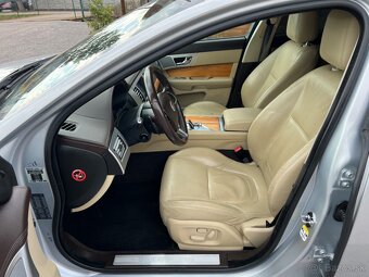 Jaguar XF - 10