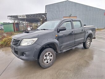 TOYOTA HILUX 2,5 DIESEL 4X4 UZÁVIERKU MA - 10