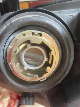 Predám pravý predný svetlomet OPEL Astra G - 10