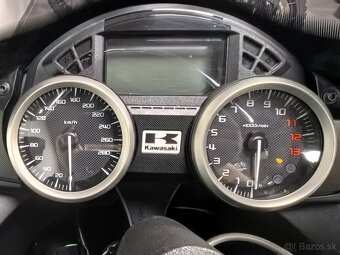 Kawasaki ZZR 1400 - 10