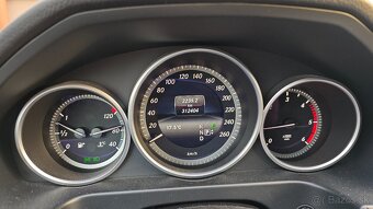 Mercedes-Benz E trieda Sedan 200 CDI BlueTEC - 10