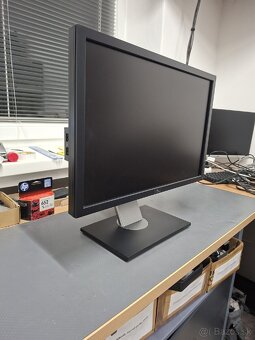 Predám LCD monitor Dell P2210F - 10