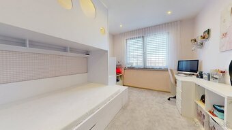 PREDAJ- Priestranný rodinný dom v Zelenči – ideálne bývanie - 10