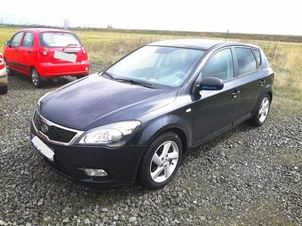Kia Ceed - 10