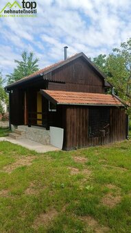 Pokojná záhradná chatka v Tovarníkoch s veľkým pozemkom - 10