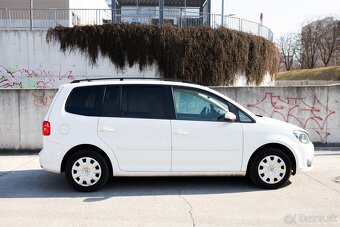 Volkswagen Touran 1.6 TDI DSG - 10