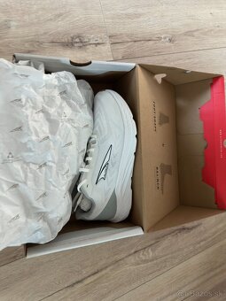 Altra Rivera - NOVE - ZARUKA - 10