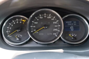 Renault Fluence 1.6 16V (81 kW), benzín – spoľahlivý sedan - 10