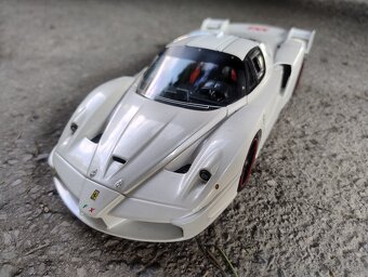 Predám Ferrari FXX 1:18 Mattel Hot Wheels - 10