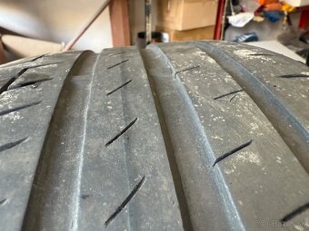 235/40 r19 - 10