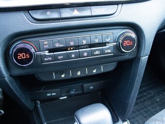 Kia Ceed SW 1.6 CRDi 136k Gold A/T - 10