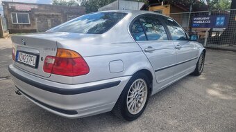 BMW 323i Automat - 10