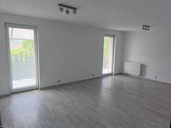 Rodinný dom s garážou v obci Demjata - 10