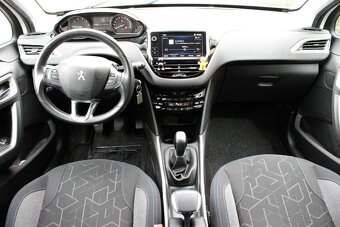 Peugeot 2008 1.2 PureTech Style, benzín 2018 - 10