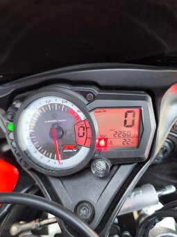 Suzuki GSXR 750 k9 - 10